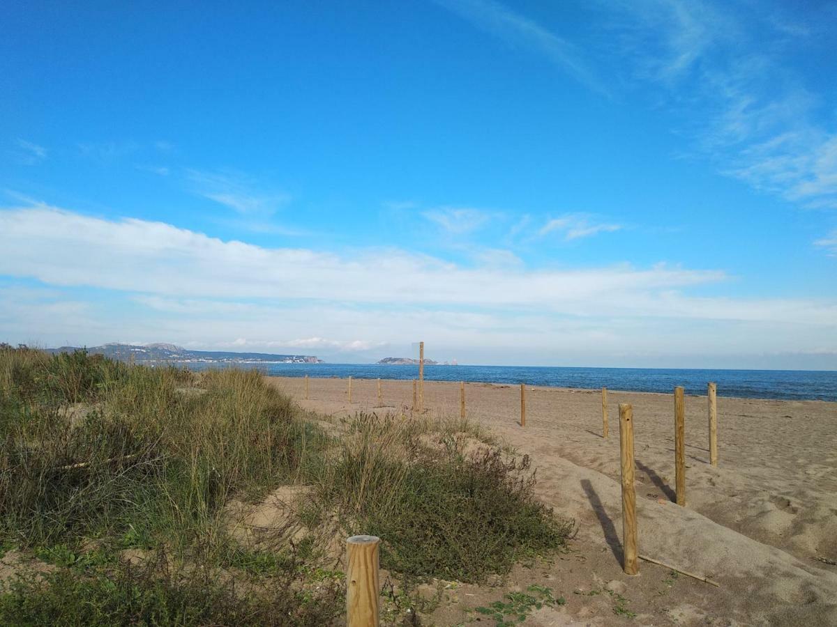 Sea Front Apartment In Platja Pals With Terrace And Parking 外观 照片