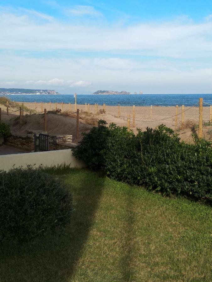 Sea Front Apartment In Platja Pals With Terrace And Parking 外观 照片